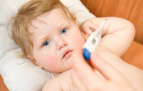 پایین آوردن تب کودک بعد از واکسن