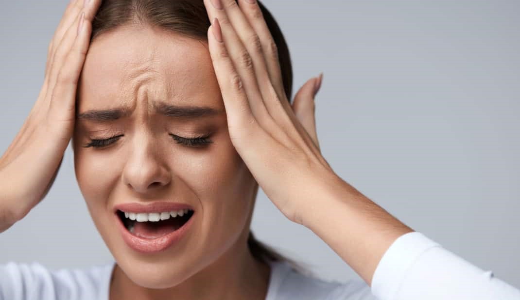 علت سردرد هنگام نزدیکی و درمان سردرد بعد از ارضا شدن همچینین علت سر درد بعد از انزال  